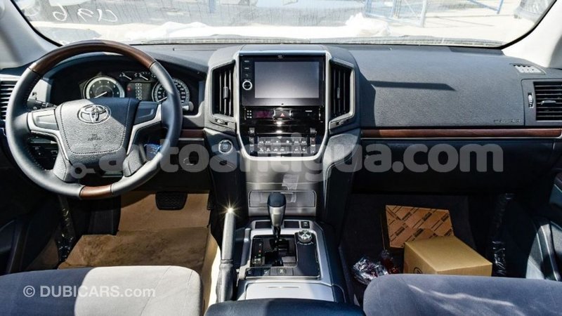 Big with watermark toyota land cruiser antigua import dubai 2820