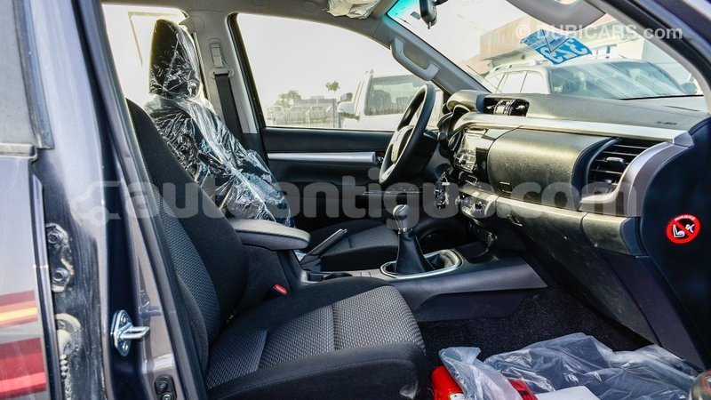 Big with watermark toyota hilux antigua import dubai 2827