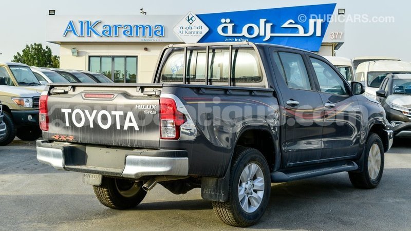 Big with watermark toyota hilux antigua import dubai 2827