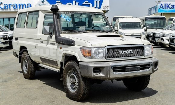 Buy Import Toyota Land Cruiser White Car in Import - Dubai in Antigua Buy Import Toyota Land Cruiser White Car in Import - Dubai in Antigua
