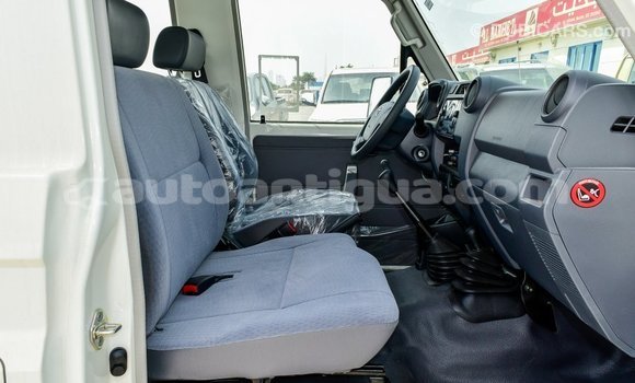 Buy Import Toyota Land Cruiser White Car in Import - Dubai in Antigua Buy Import Toyota Land Cruiser White Car in Import - Dubai in Antigua
