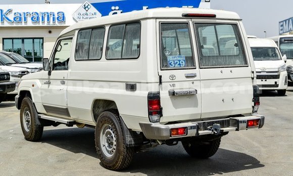 Buy Import Toyota Land Cruiser White Car in Import - Dubai in Antigua Buy Import Toyota Land Cruiser White Car in Import - Dubai in Antigua