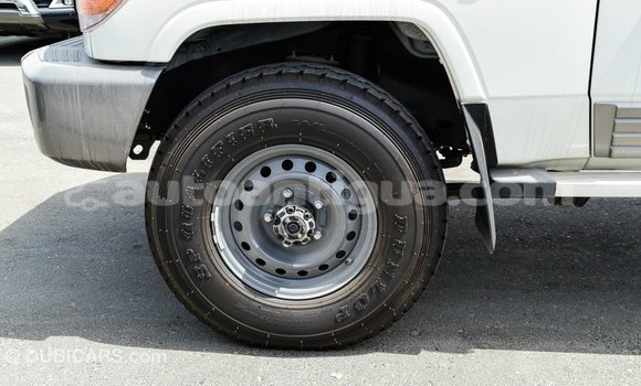 Buy Import Toyota Land Cruiser White Car in Import - Dubai in Antigua Buy Import Toyota Land Cruiser White Car in Import - Dubai in Antigua