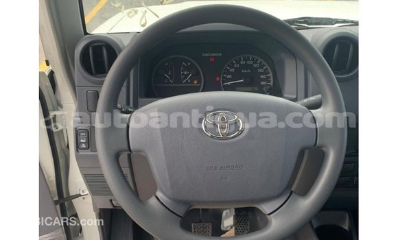 Buy Import Toyota Land Cruiser White Car in Import - Dubai in Antigua Buy Import Toyota Land Cruiser White Car in Import - Dubai in Antigua