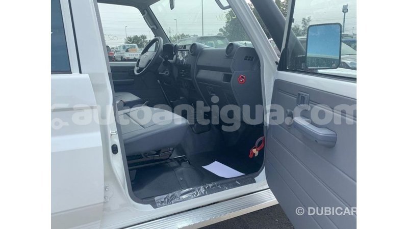 Big with watermark toyota land cruiser antigua import dubai 2843