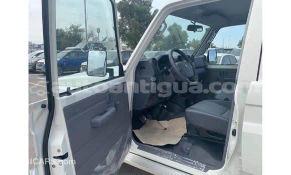 Buy Import Toyota Land Cruiser White Car in Import - Dubai in Antigua Buy Import Toyota Land Cruiser White Car in Import - Dubai in Antigua