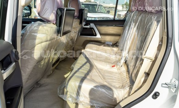 Buy Import Toyota Land Cruiser White Car in Import - Dubai in Antigua Buy Import Toyota Land Cruiser White Car in Import - Dubai in Antigua