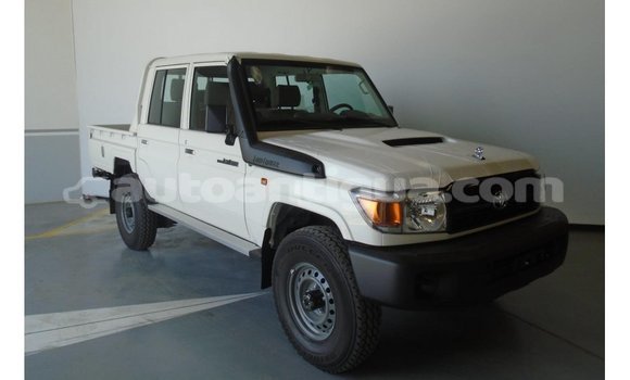 Buy Import Toyota Land Cruiser White Car in Import - Dubai in Antigua Buy Import Toyota Land Cruiser White Car in Import - Dubai in Antigua