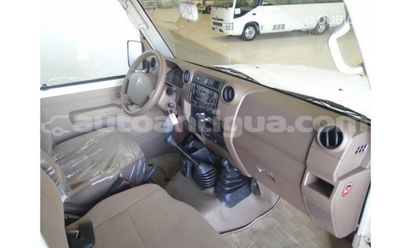 Buy Import Toyota Land Cruiser White Car in Import - Dubai in Antigua Buy Import Toyota Land Cruiser White Car in Import - Dubai in Antigua