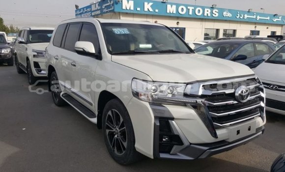 Buy Import Toyota Land Cruiser White Car in Import - Dubai in Antigua Buy Import Toyota Land Cruiser White Car in Import - Dubai in Antigua