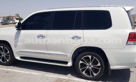 Buy Import Toyota Land Cruiser White Car in Import - Dubai in Antigua Buy Import Toyota Land Cruiser White Car in Import - Dubai in Antigua