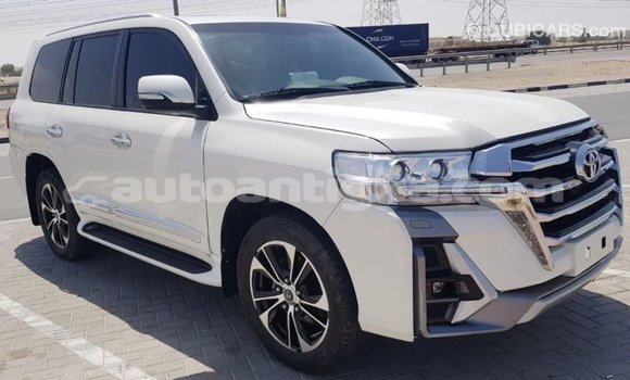 Buy Import Toyota Land Cruiser White Car in Import - Dubai in Antigua Buy Import Toyota Land Cruiser White Car in Import - Dubai in Antigua
