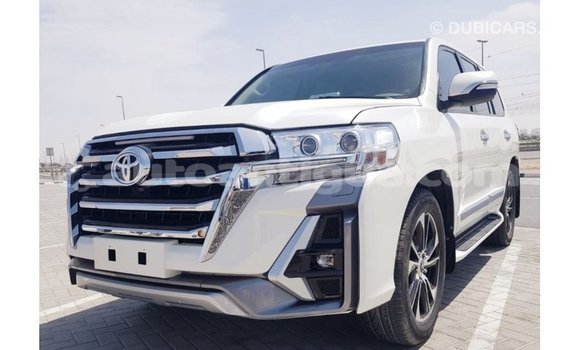 Buy Import Toyota Land Cruiser White Car in Import - Dubai in Antigua Buy Import Toyota Land Cruiser White Car in Import - Dubai in Antigua