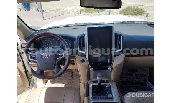 Buy Import Toyota Land Cruiser White Car in Import - Dubai in Antigua Buy Import Toyota Land Cruiser White Car in Import - Dubai in Antigua