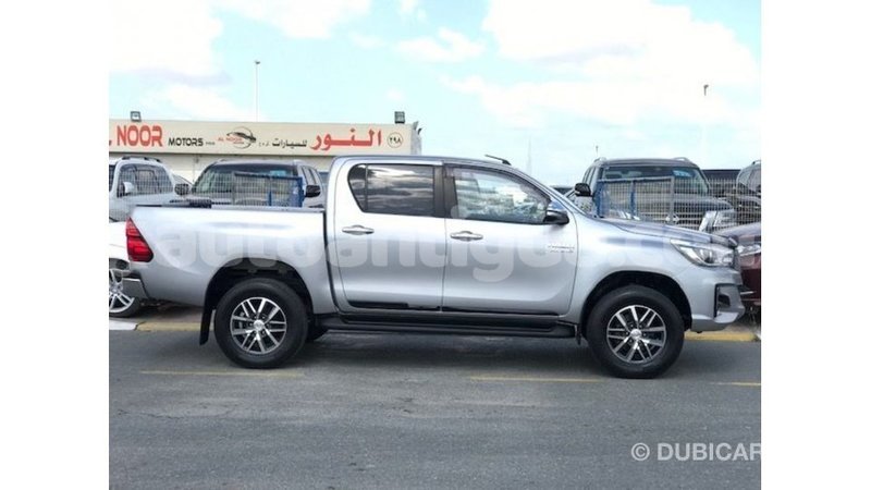 Big with watermark toyota hilux antigua import dubai 2862