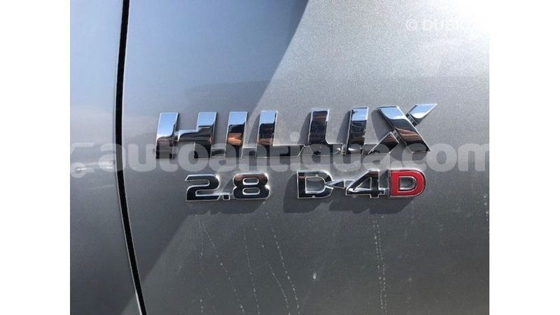 Big with watermark toyota hilux antigua import dubai 2862