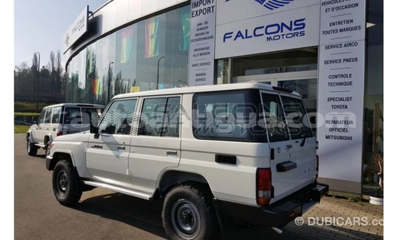 Buy Import Toyota Land Cruiser White Car in Import - Dubai in Antigua Buy Import Toyota Land Cruiser White Car in Import - Dubai in Antigua