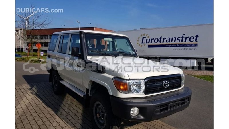 Big with watermark toyota land cruiser antigua import dubai 2883