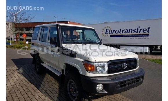 Buy Import Toyota Land Cruiser White Car in Import - Dubai in Antigua Buy Import Toyota Land Cruiser White Car in Import - Dubai in Antigua
