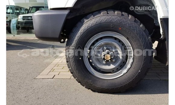 Buy Import Toyota Land Cruiser White Car in Import - Dubai in Antigua Buy Import Toyota Land Cruiser White Car in Import - Dubai in Antigua
