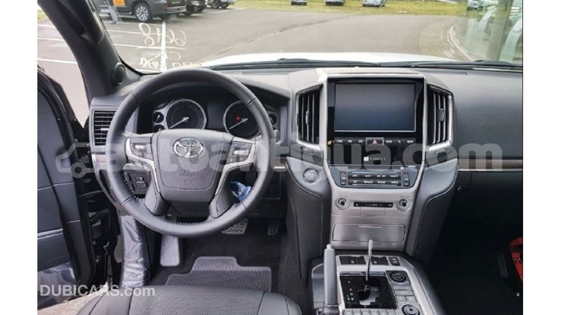 Big with watermark toyota land cruiser antigua import dubai 2913