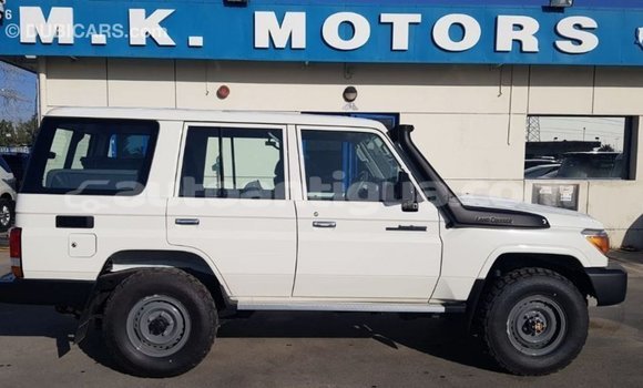 Buy Import Toyota Land Cruiser White Car in Import - Dubai in Antigua Buy Import Toyota Land Cruiser White Car in Import - Dubai in Antigua