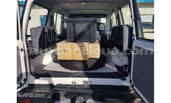 Buy Import Toyota Land Cruiser White Car in Import - Dubai in Antigua Buy Import Toyota Land Cruiser White Car in Import - Dubai in Antigua
