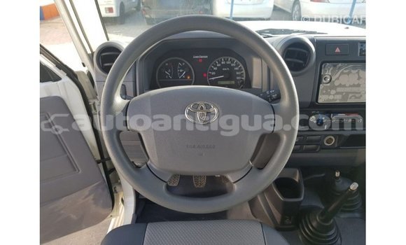 Buy Import Toyota Land Cruiser White Car in Import - Dubai in Antigua Buy Import Toyota Land Cruiser White Car in Import - Dubai in Antigua