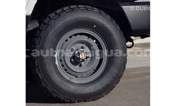 Buy Import Toyota Land Cruiser White Car in Import - Dubai in Antigua Buy Import Toyota Land Cruiser White Car in Import - Dubai in Antigua