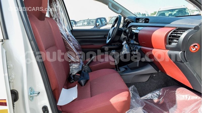 Big with watermark toyota hilux antigua import dubai 2924