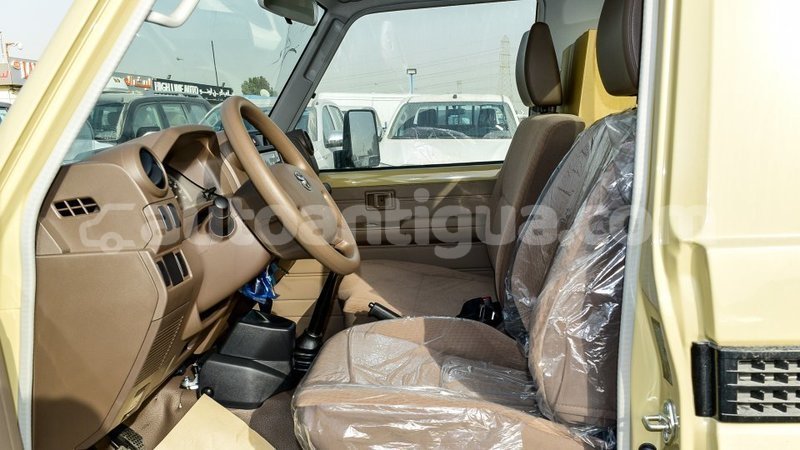 Big with watermark toyota land cruiser antigua import dubai 2928