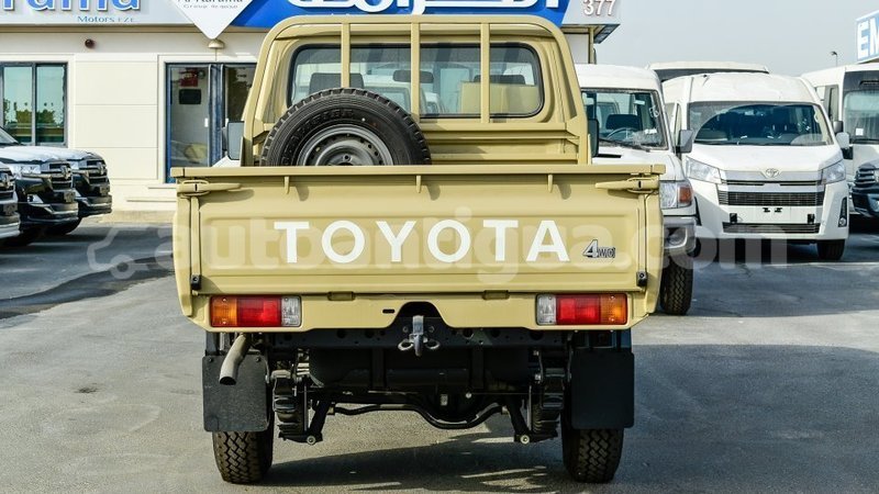 Big with watermark toyota land cruiser antigua import dubai 2928
