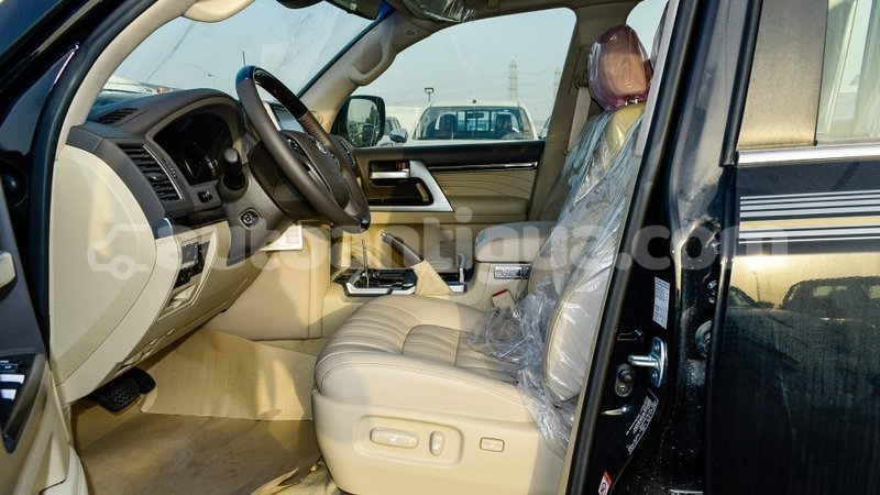 Big with watermark toyota land cruiser antigua import dubai 2929