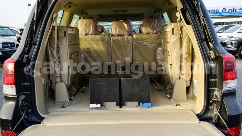 Big with watermark toyota land cruiser antigua import dubai 2929