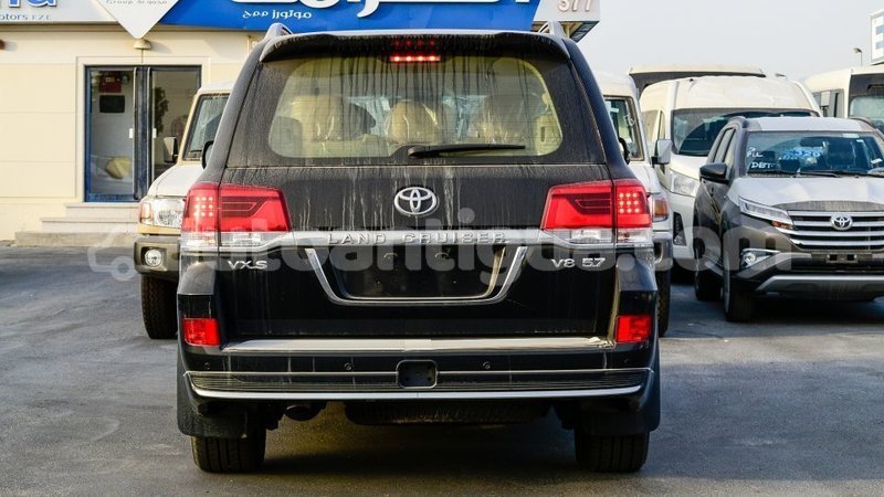 Big with watermark toyota land cruiser antigua import dubai 2929