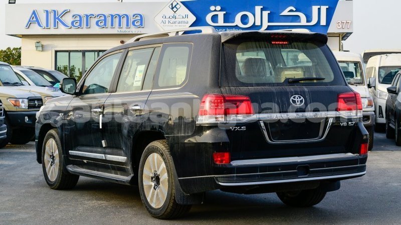 Big with watermark toyota land cruiser antigua import dubai 2929