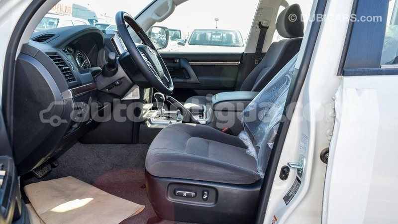 Big with watermark toyota land cruiser antigua import dubai 2937