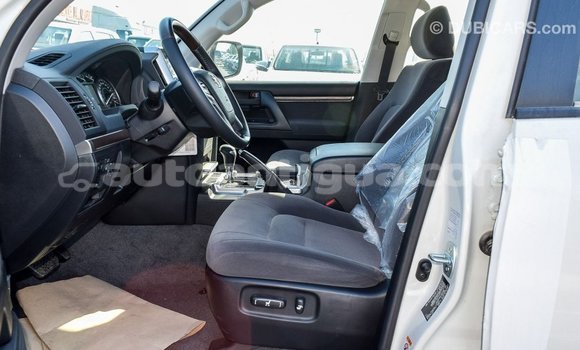 Buy Import Toyota Land Cruiser White Car in Import - Dubai in Antigua Buy Import Toyota Land Cruiser White Car in Import - Dubai in Antigua
