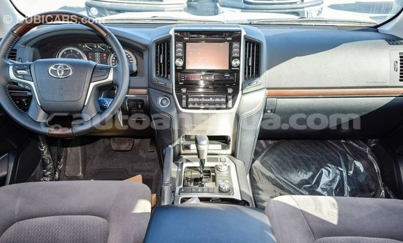 Buy Import Toyota Land Cruiser White Car in Import - Dubai in Antigua Buy Import Toyota Land Cruiser White Car in Import - Dubai in Antigua