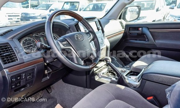 Buy Import Toyota Land Cruiser White Car in Import - Dubai in Antigua Buy Import Toyota Land Cruiser White Car in Import - Dubai in Antigua