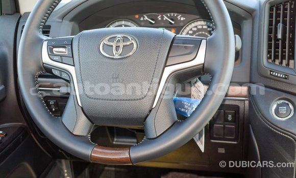 Buy Import Toyota Land Cruiser White Car in Import - Dubai in Antigua Buy Import Toyota Land Cruiser White Car in Import - Dubai in Antigua