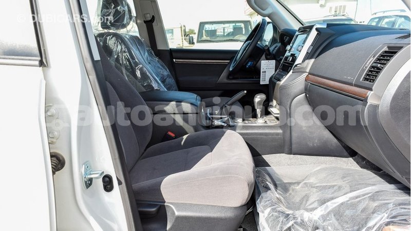 Big with watermark toyota land cruiser antigua import dubai 2937