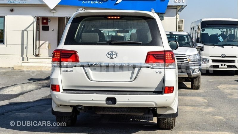 Big with watermark toyota land cruiser antigua import dubai 2937