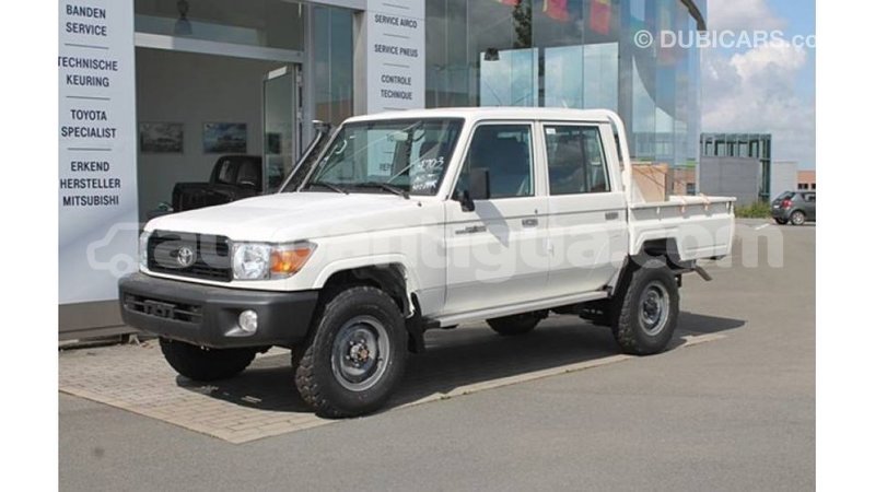 Big with watermark toyota land cruiser antigua import dubai 2949