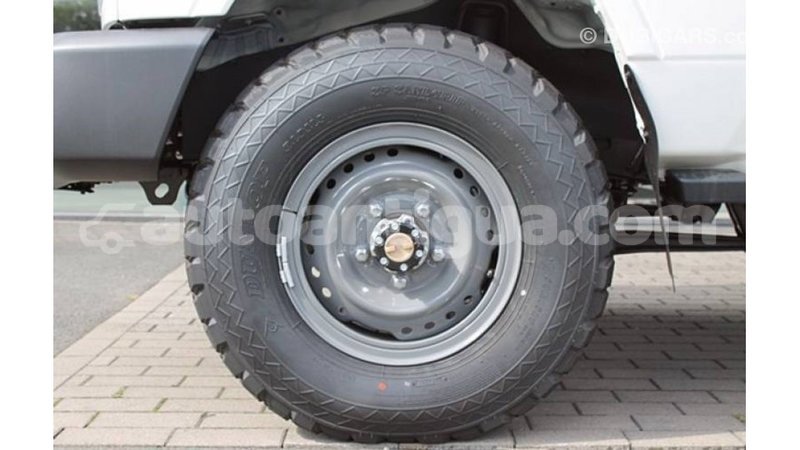 Big with watermark toyota land cruiser antigua import dubai 2949