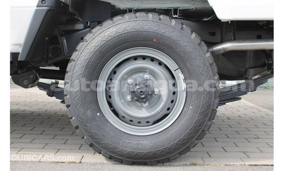 Buy Import Toyota Land Cruiser White Car in Import - Dubai in Antigua Buy Import Toyota Land Cruiser White Car in Import - Dubai in Antigua