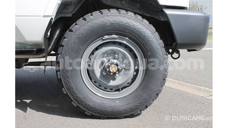 Big with watermark toyota land cruiser antigua import dubai 2951
