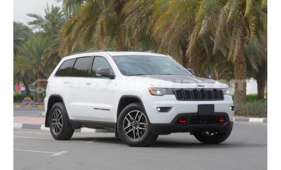 Buy Import Jeep Grand Cherokee White Car in Import - Dubai in Antigua