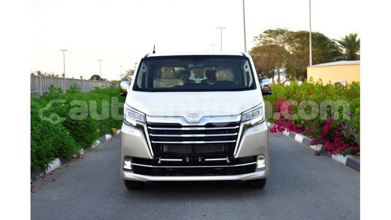 Big with watermark toyota granvia antigua import dubai 2991
