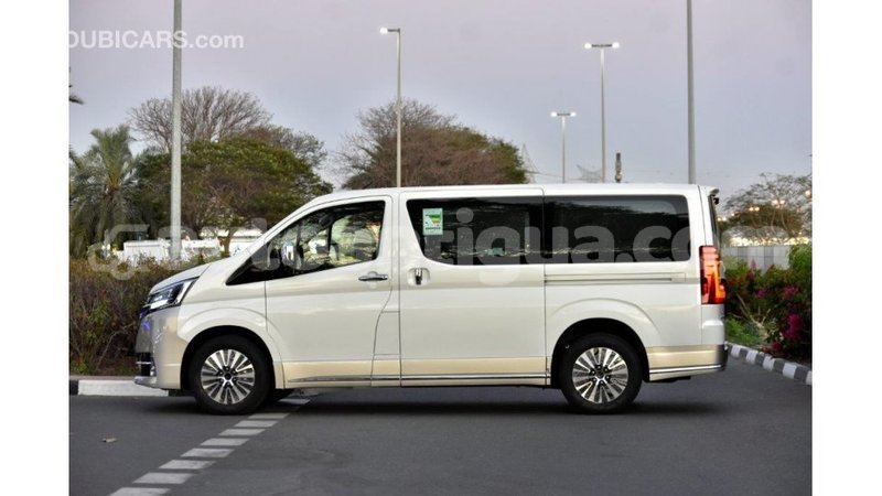 Big with watermark toyota granvia antigua import dubai 2991